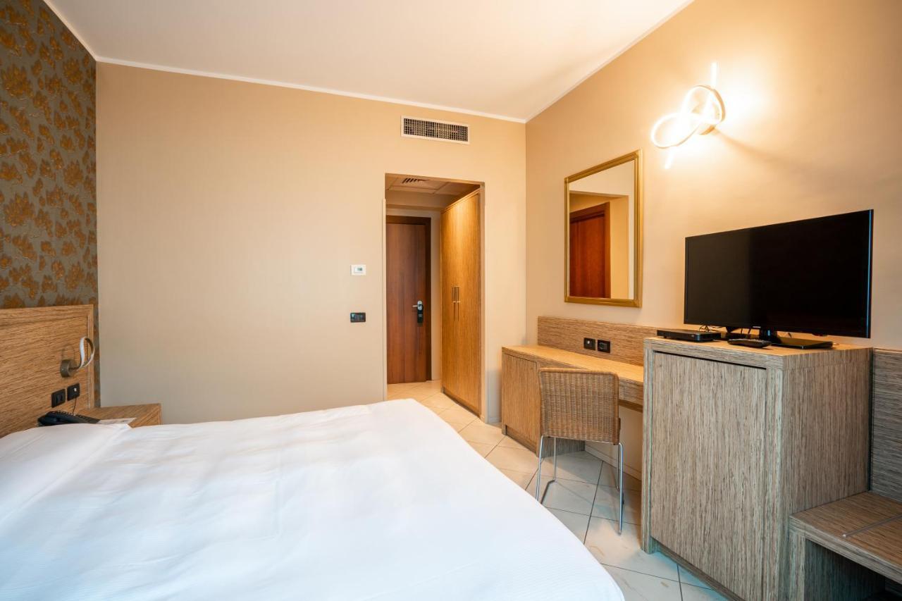 Hotel Parisi Nichelino Zewnętrze zdjęcie
